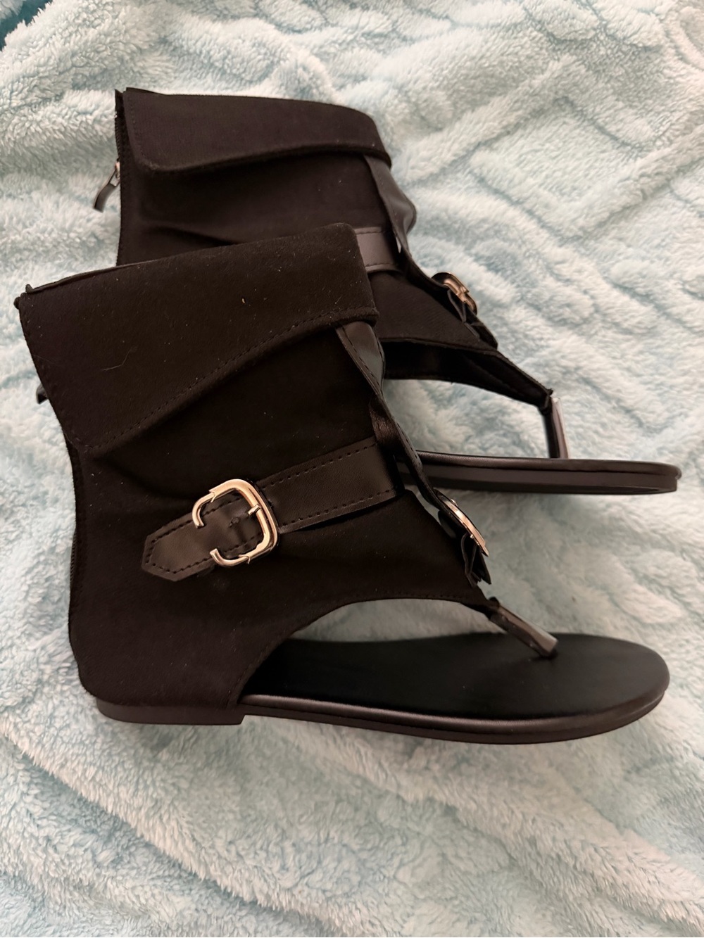 Women's Black Buckle Gladiator Sandals